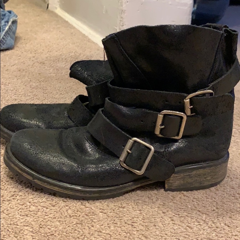 Steve Madden moto buckle boot
